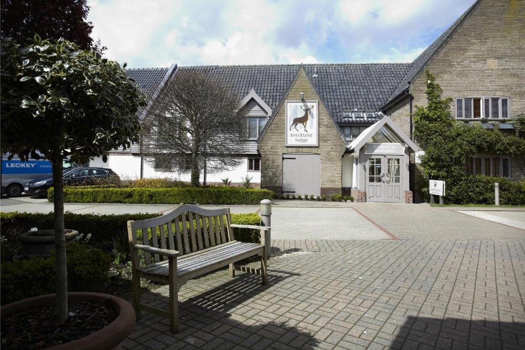 Breckland Lodge Attleborough Exterior foto