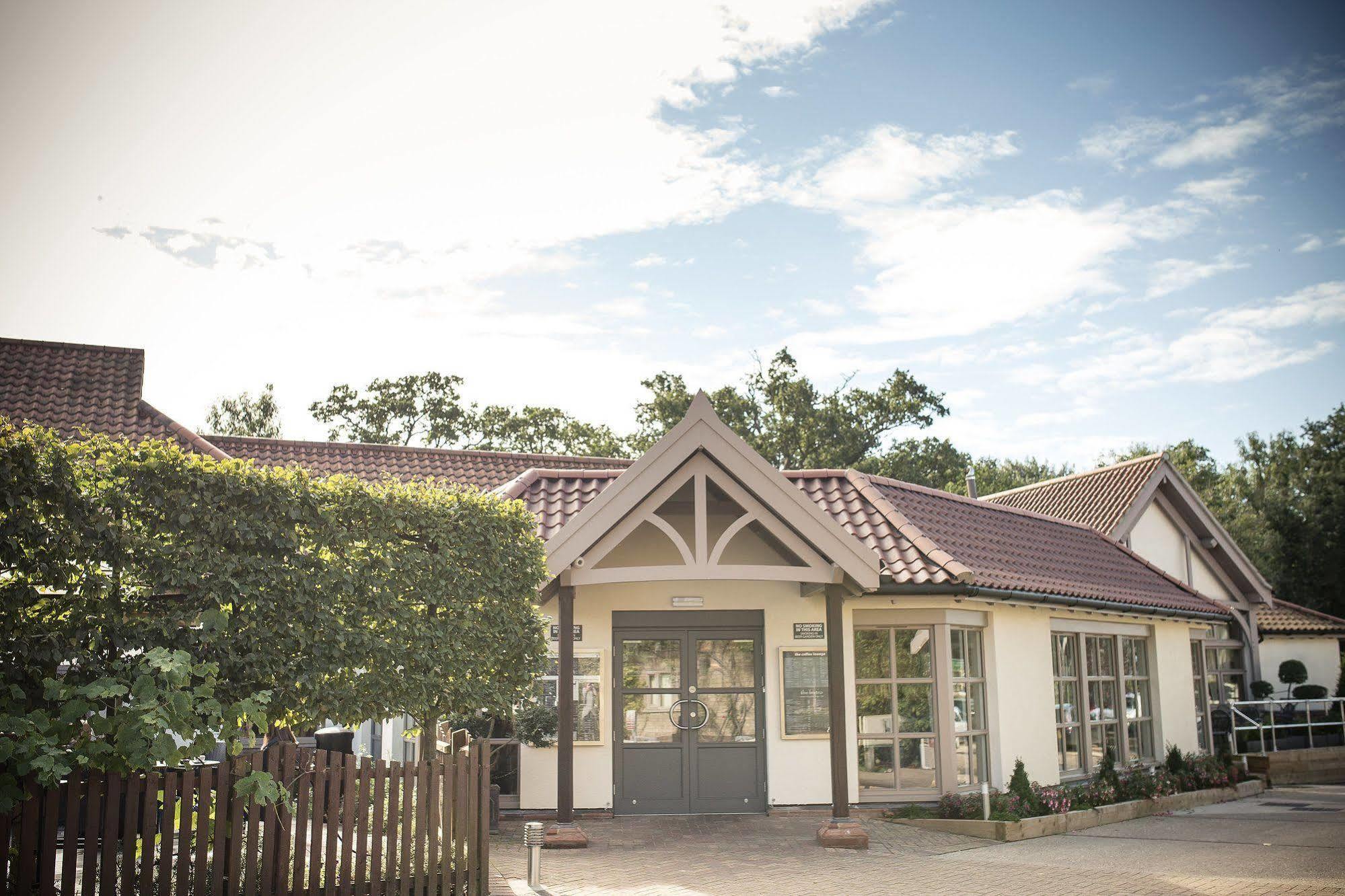 Breckland Lodge Attleborough Exterior foto